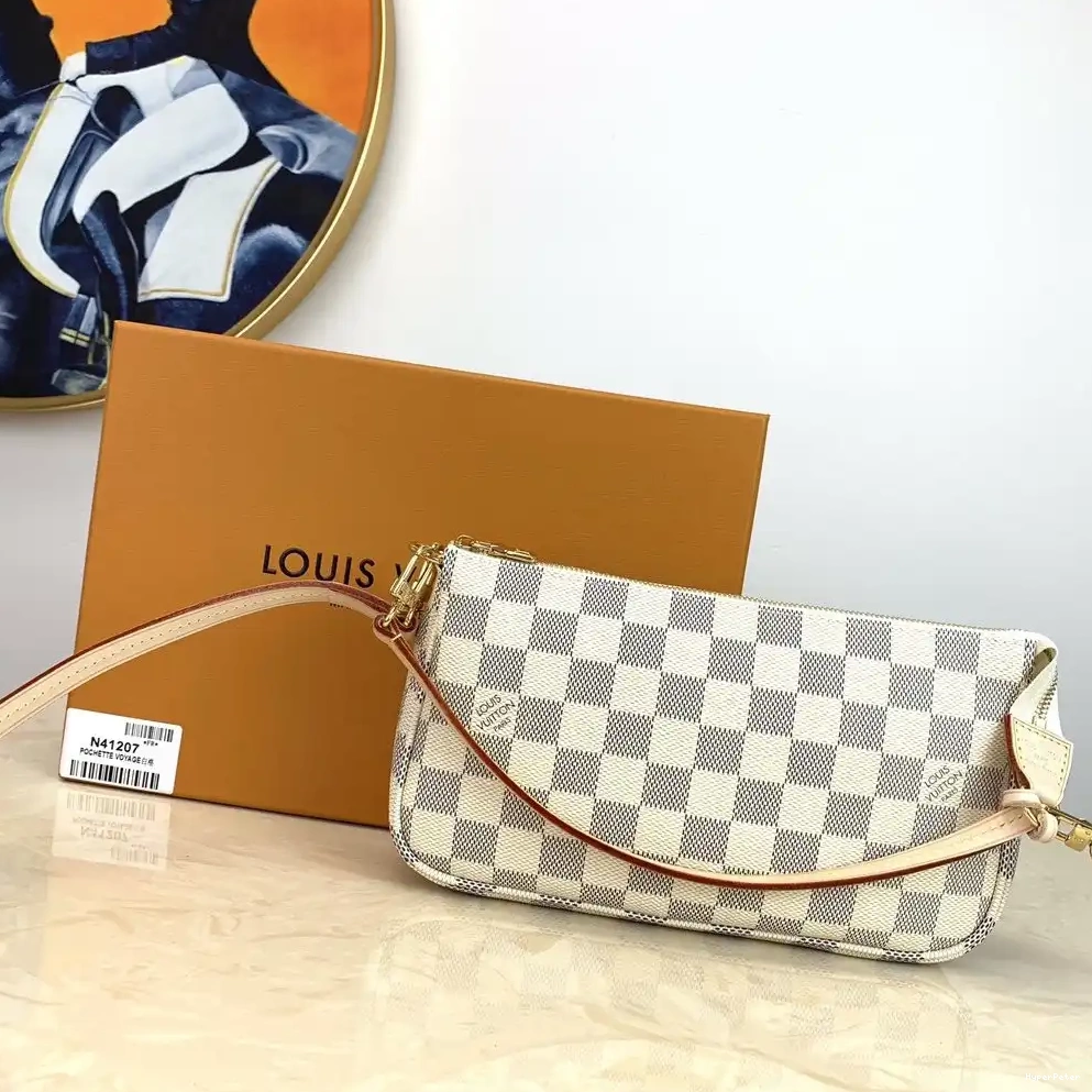 Vuitton POCHETTE ACCESSOIRES Louis 0522